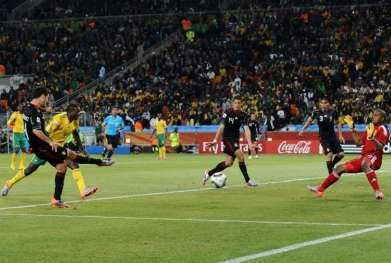 Marquez rejoint Henry