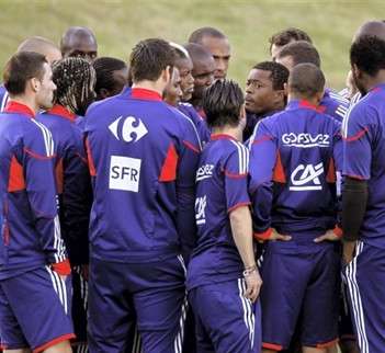 Aux armes footballeurs!