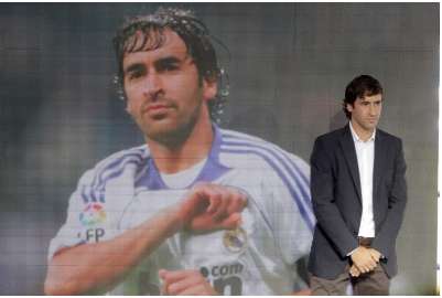 Casillas rend hommage à Raul