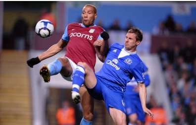 Distin veut garder Jagielka