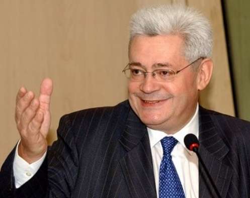 Le FN s&rsquo;en prend à Zahia