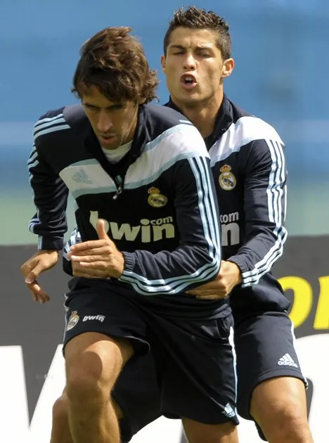 CR9 se compare à Raul