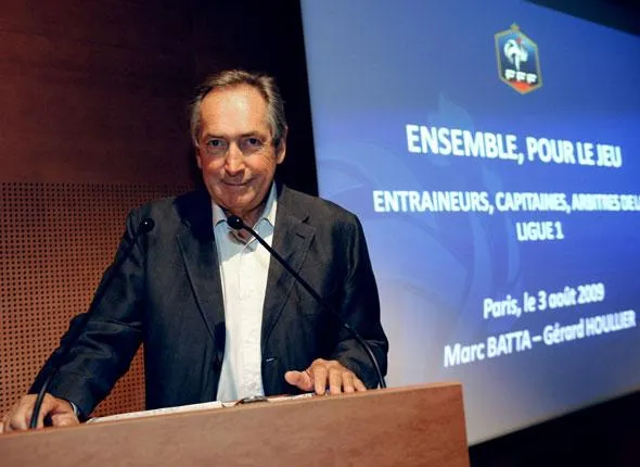 Houllier tacle Domenech