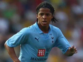 Un échange Huntelaar/Dos Santos ?