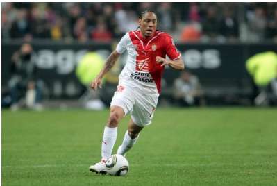 Pino file à Galatasaray