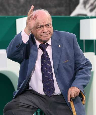 Di Stefano découpe Maradona