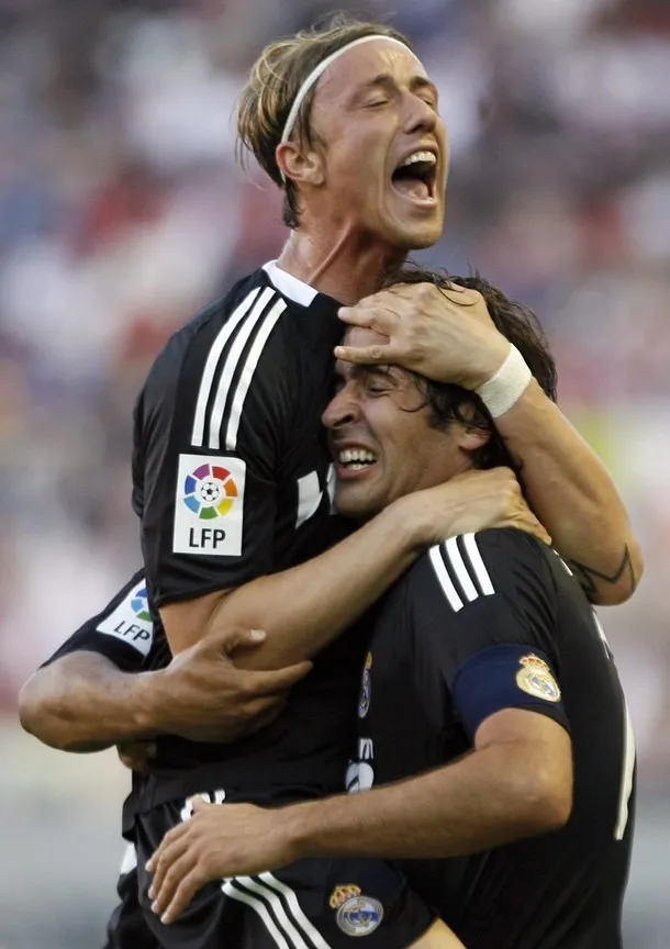 Real : Raul et Guti au placard