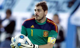 Casillas voit Ashley Cole au Real