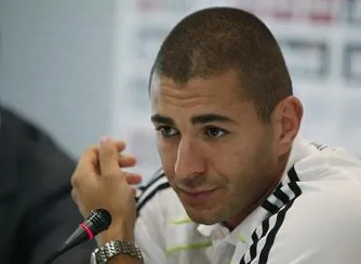 Echange Benzema-Adebayor ?