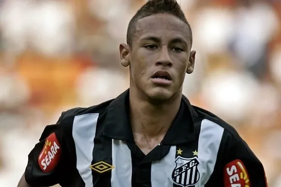 Neymar reste à Santos