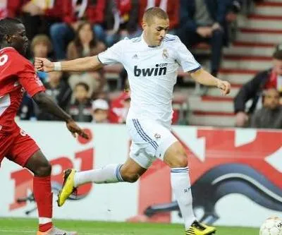 Mourinho tacle Benzema