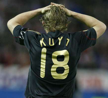 Kuyt a demandé à partir