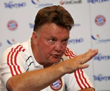 Van Gaal chambre l&rsquo;équipe de France