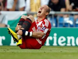 Robben out deux mois