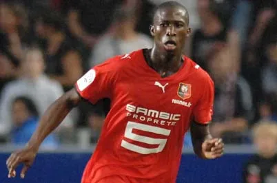 Rod Fanni encore Rennais cette saison ?