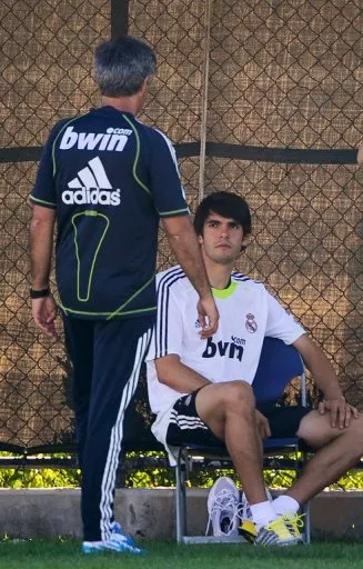 Kaka absent deux mois ?