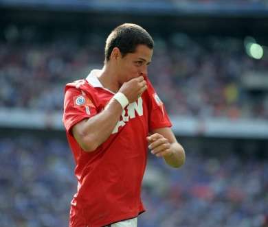 Scholes adoube Hernandez