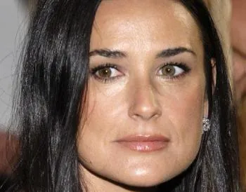 Demi Moore twitte avec Kaká