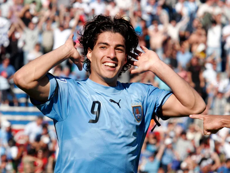 Gyan pardonne Suarez