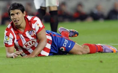 Agüero blessé au genou