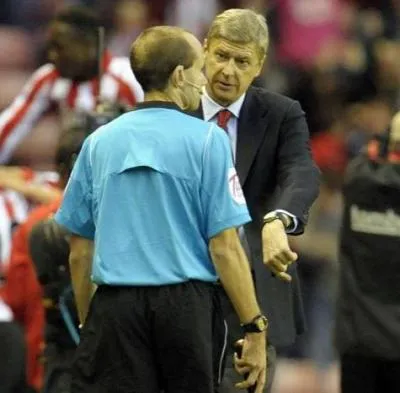 1 match et 8 000 £ pour Wenger