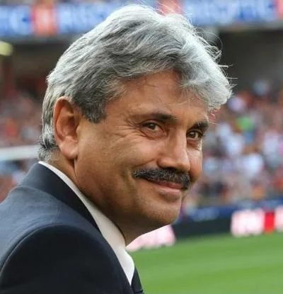 Lacombe pas fan du synthétique