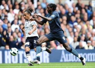 Tottenham sur Adebayor