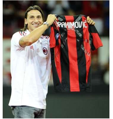 Zlatan a foi en Milan