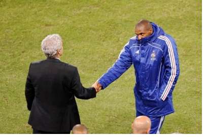 Abidal tacle Bachelot