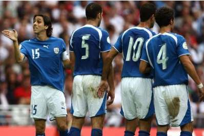 Benayoun soutient Fernandez