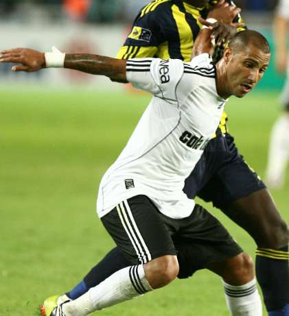 Quaresma attrape un oiseau