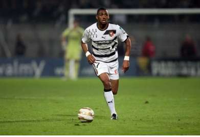 M&rsquo;Vila tacle les agents