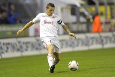 Debuchy à la place de Réveillère ?