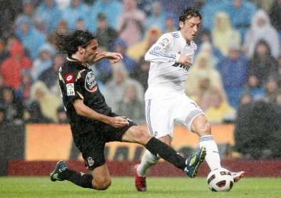 Özil répond à Altıntop