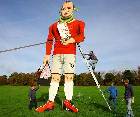 Ils veulent brûler Rooney