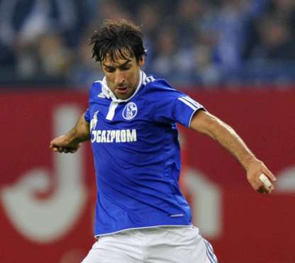 Raùl réveille Schalke