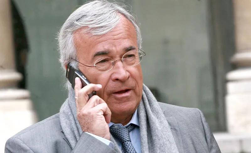 Dassier se fait bouffer