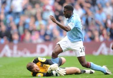 Touré la joue à l&rsquo;Italienne