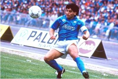 Maradona n&rsquo;ira pas à Naples