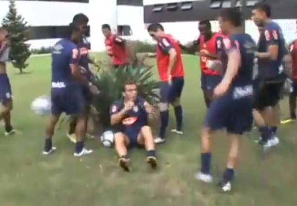 Vidéo: bizutage à Santos