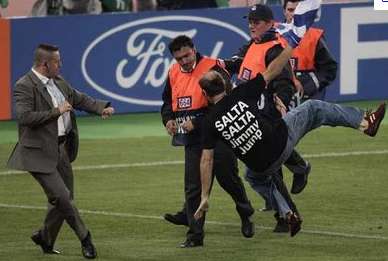 Jimmy Jump vs Mourinho