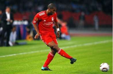 Ryan Babel accuse Benitez