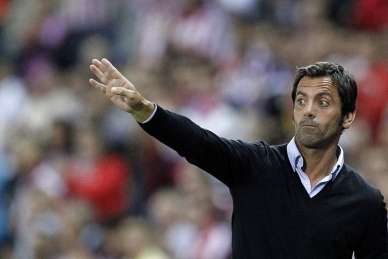 Vidéo: Quique Sanchez Flores se chauffe