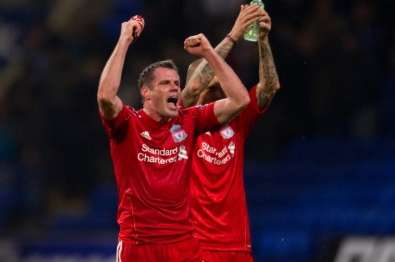 Carragher out trois mois