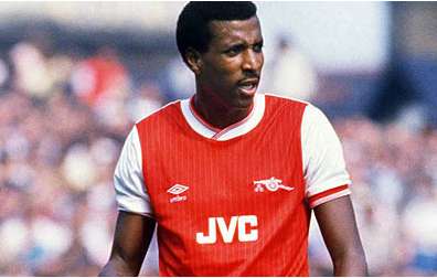 Viv descend les jeunes mancuniens