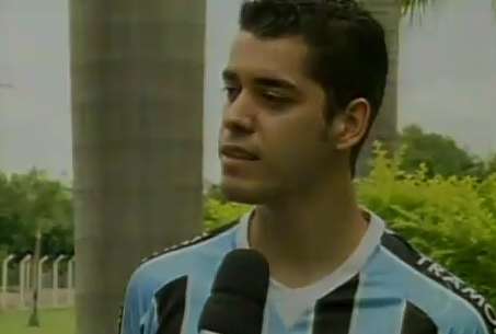 Vidéo: le gardien laisse filer