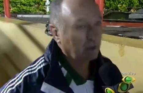 Vidéo: Scolari touché par un projectile