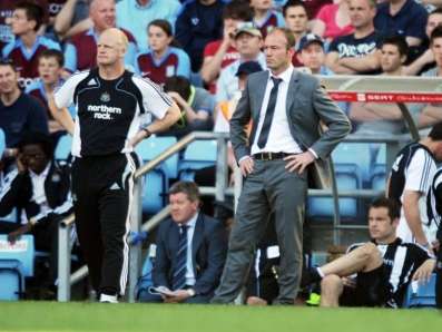 Shearer attaque Capello