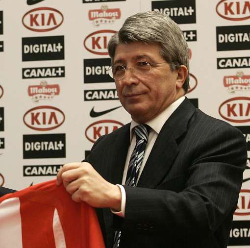 Cerezo taille les leaders