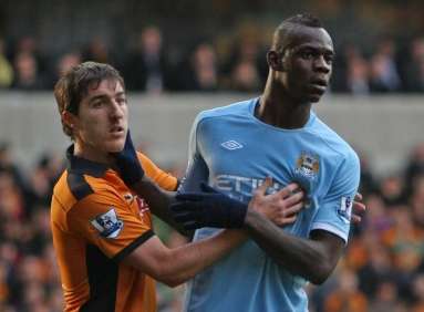 Absent, Balotelli se fait siffler